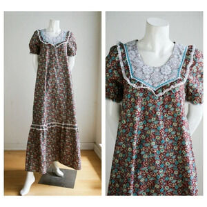 Vintage Handmade Cotton Microfloral Chintz  Print Lace Detail Boho Dress